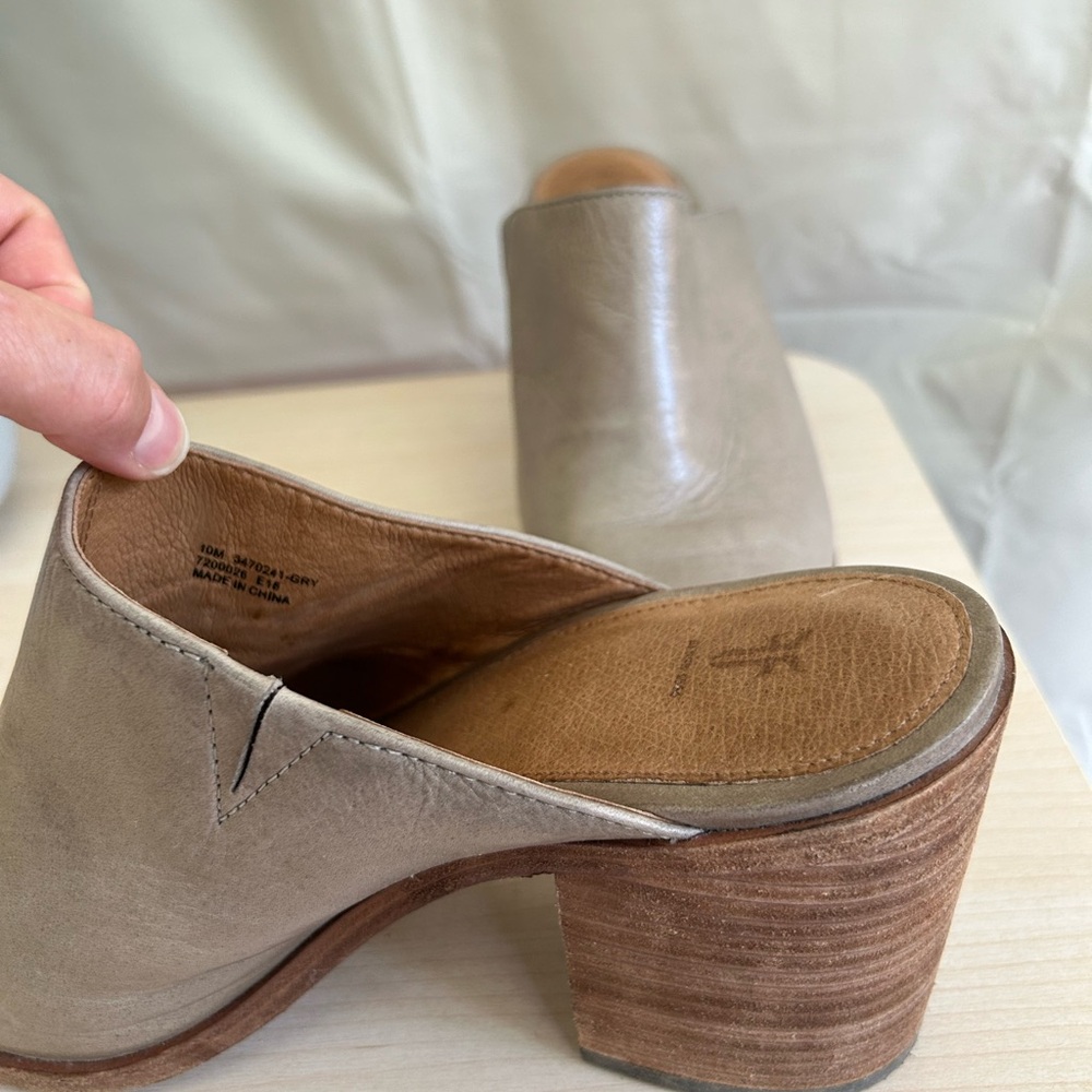 NWOT Frye Gray Pointed Leather Mules - Picture 6 of 6